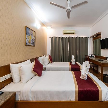 Lords Midtown Suites Bangalore Exterior foto