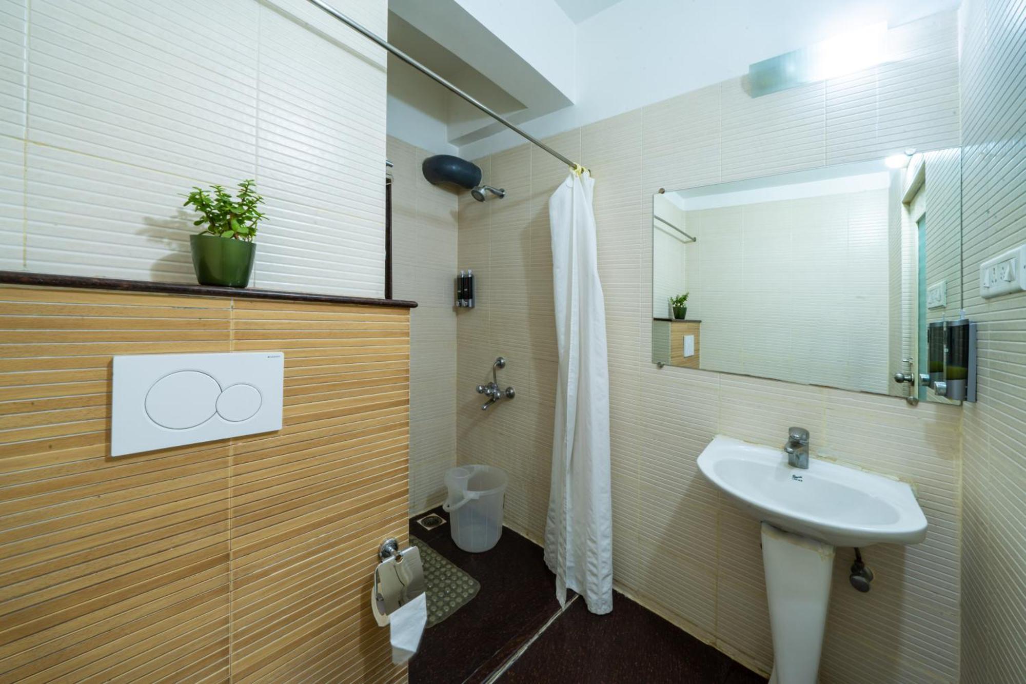 Lords Midtown Suites Bangalore Exterior foto