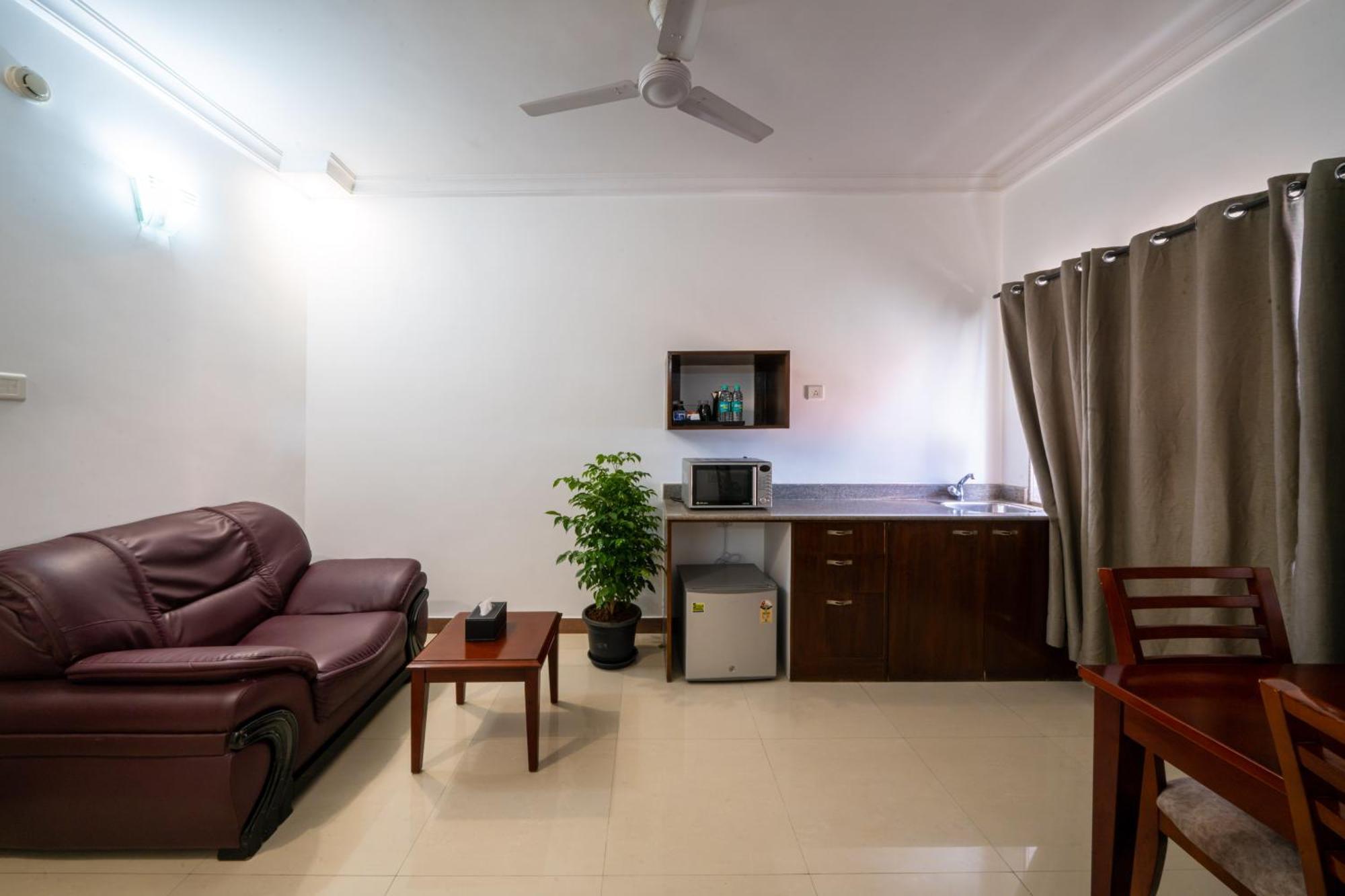 Lords Midtown Suites Bangalore Exterior foto